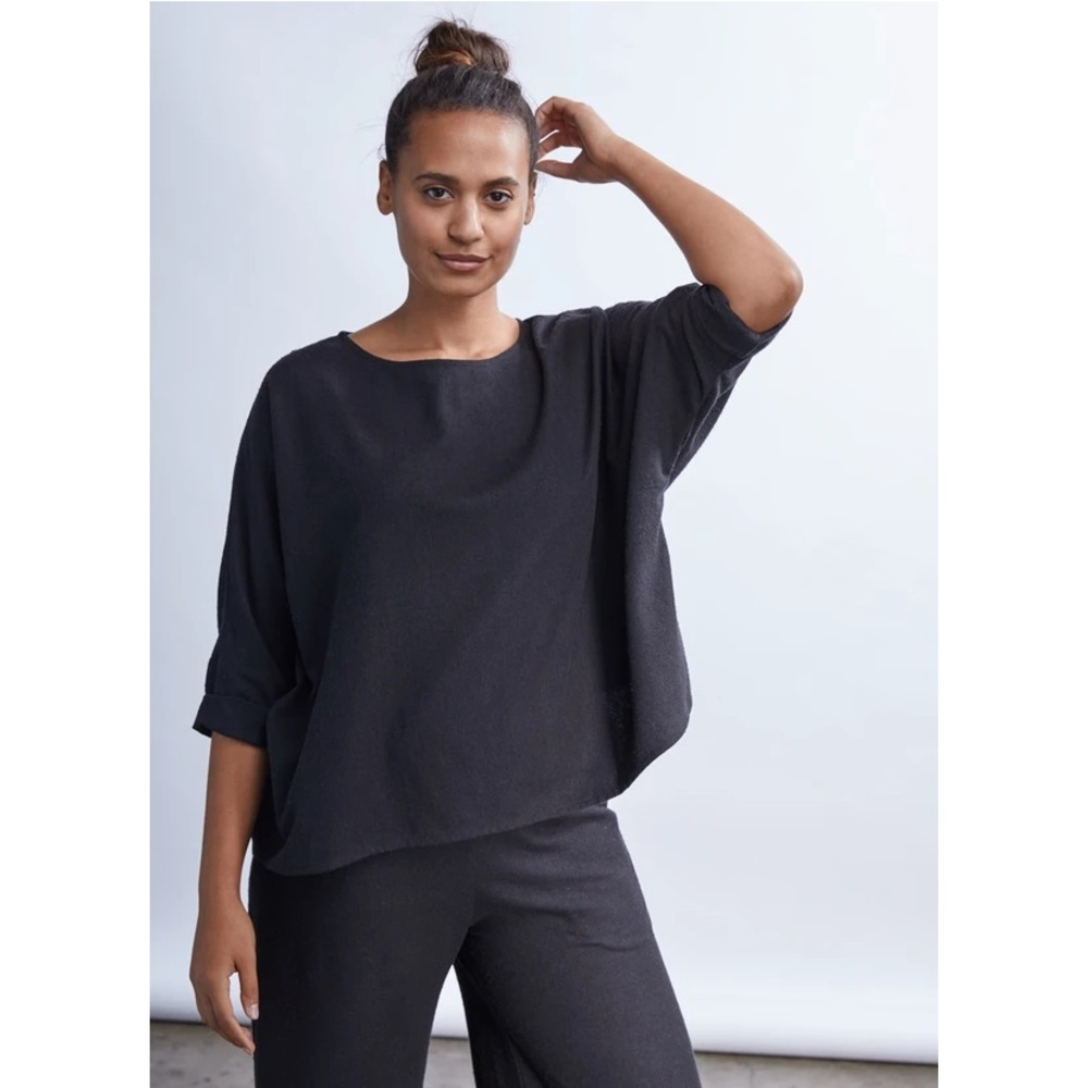 Jamie + the Jones T top, black small
